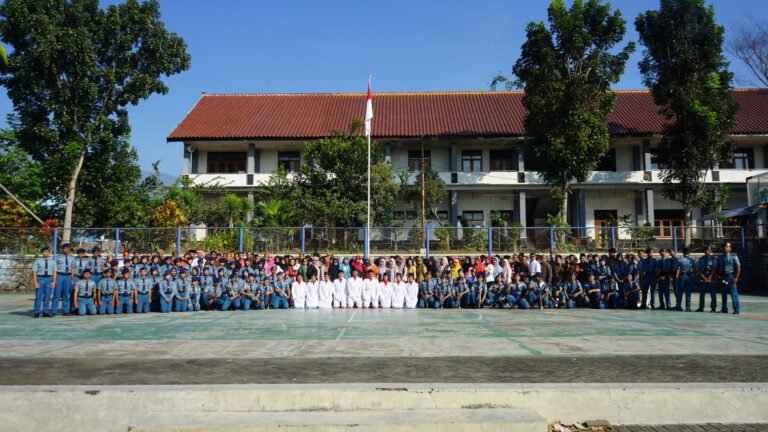 MERIAH! SMKN 13 Malang Gelar Serangkaian Kegiatan HUT RI ke-80