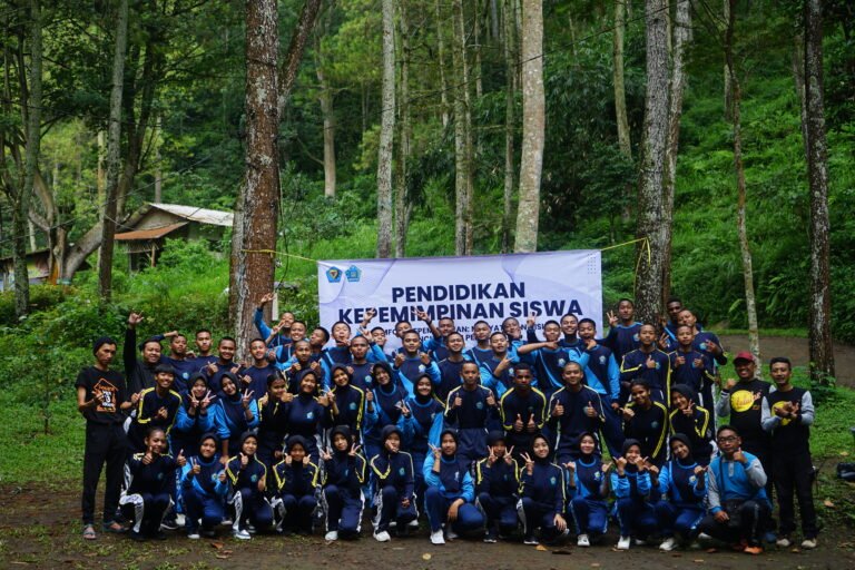 LDKS STAFF BATALYON SMKN 13 MALANG 2025 “Pembentukan Karakter, Leadership, dan Kekompakan Selama Dua Hari Pelatihan”