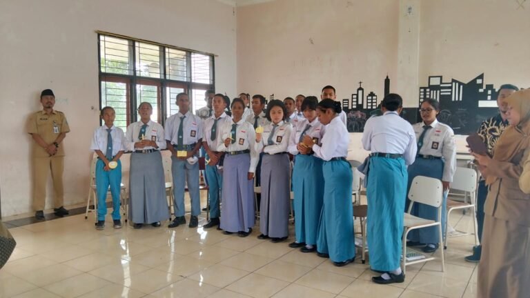 Perayaan Natal Siswa Kristen SMKN 13 Malang 2025 “Pembinaan Kerohanian untuk Meningkatkan Keimanan dan Kebersamaan”