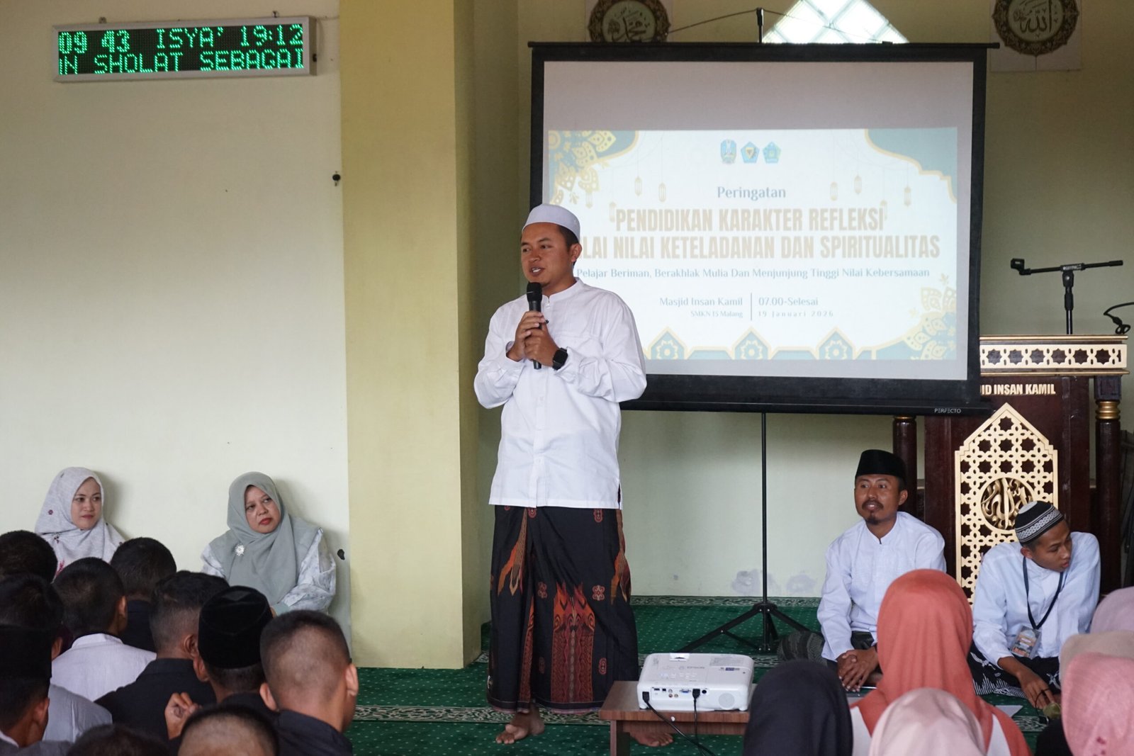 Isra’ Mi’raj di SMKN 13 Malang: Masa Lalu Pelajaran, Hari Ini Perbaikan, Esok Harapan