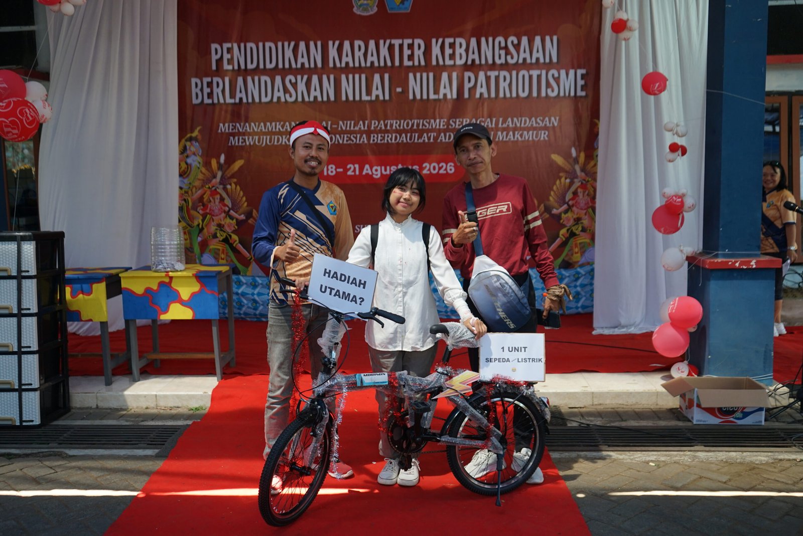 Bukan Sekadar Lomba: Menanamkan Karakter Kebangsaan Lewat Aksi Peringatan HUT RI ke-81 SMKN 13 Malang